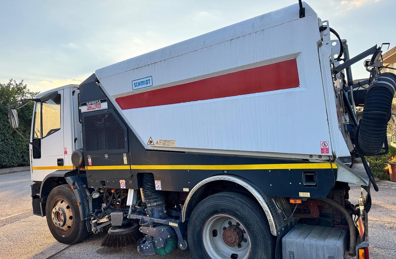 Iveco EuroCargo 150E18 spazzatrice - Xe quét đường: hình 3 Iveco EuroCargo 150E18 spazzatrice - Xe quét đường: hình 3