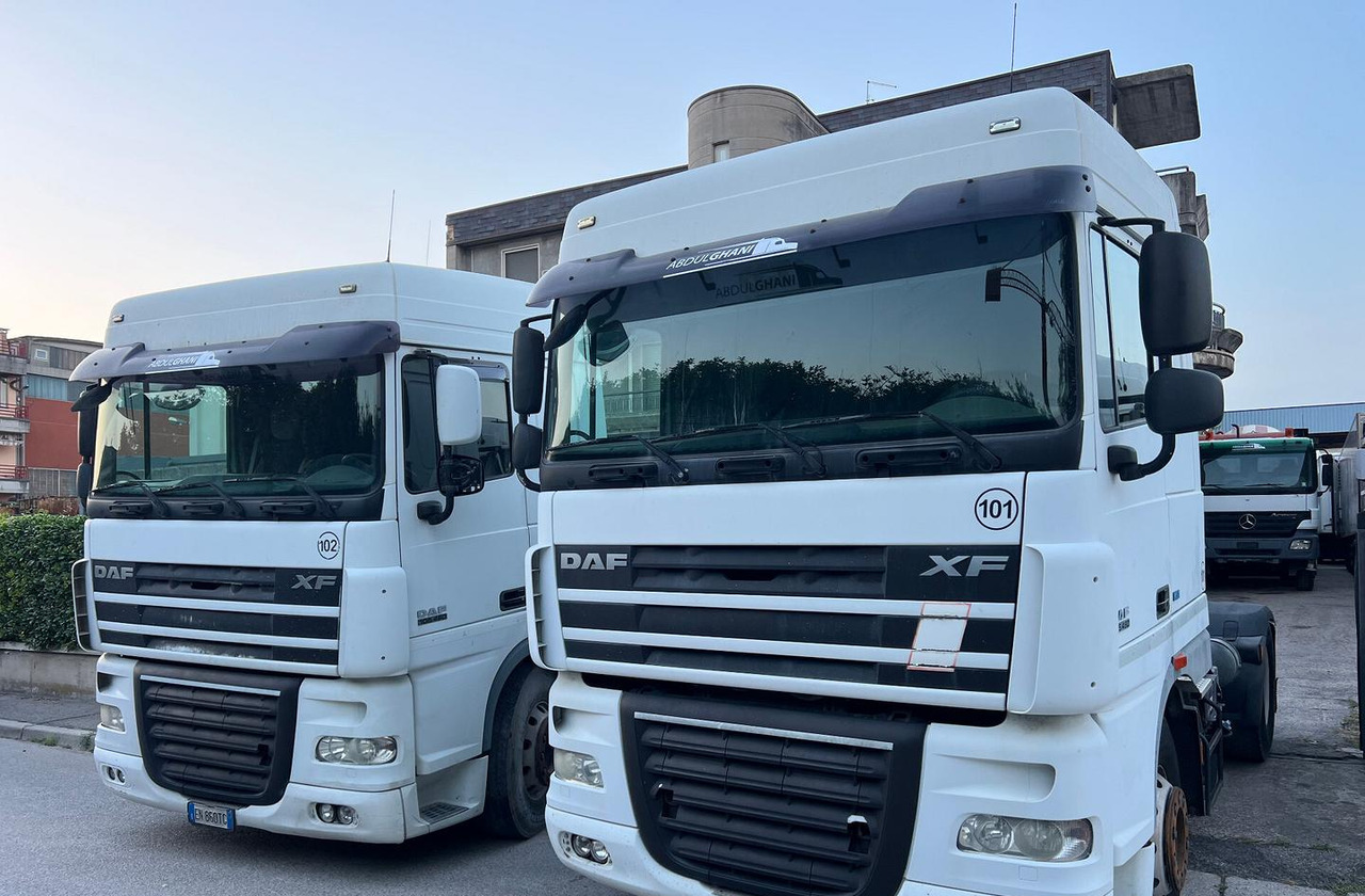 DAF XF105.460 / ANNO : 2013 / Euro 5 - Xe đầu kéo: hình 2 DAF XF105.460 / ANNO : 2013 / Euro 5 - Xe đầu kéo: hình 2