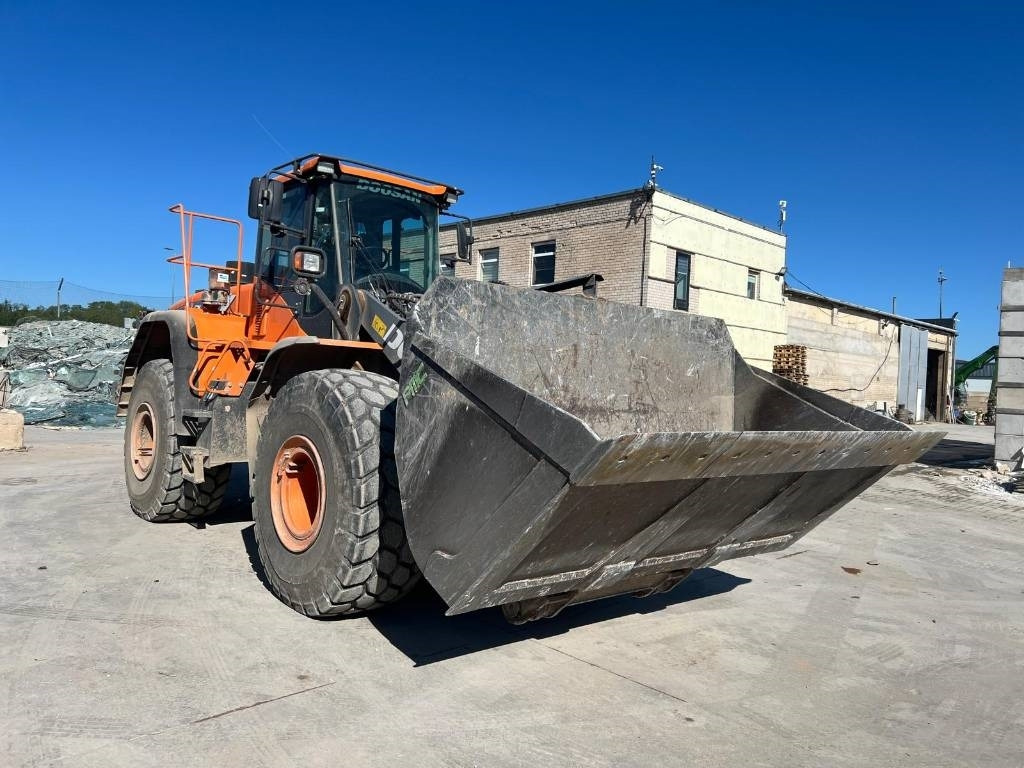 Doosan DL 420-5 CVT-5 - Máy xúc lật bánh lốp: hình 5 Doosan DL 420-5 CVT-5 - Máy xúc lật bánh lốp: hình 5