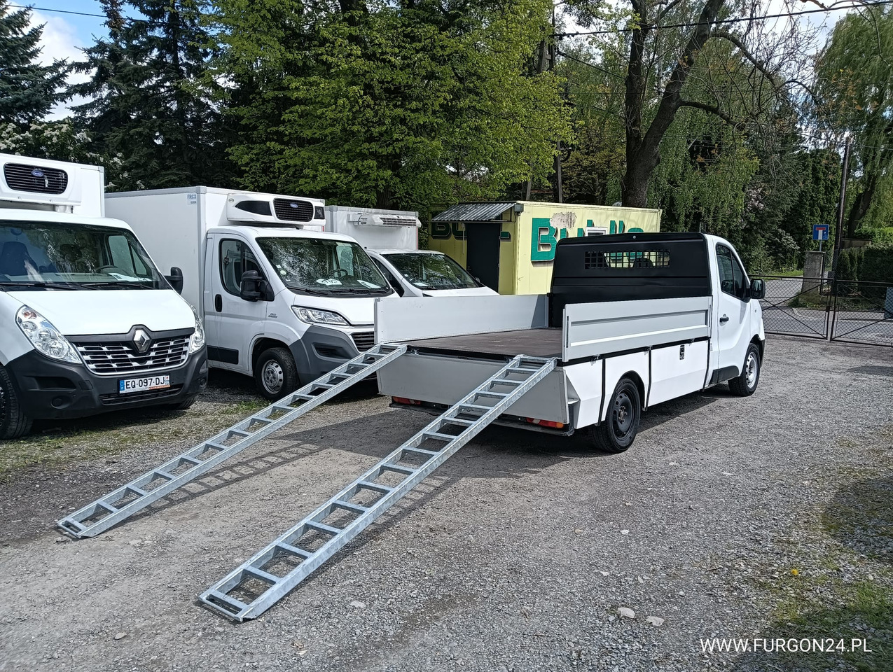 RENAULT TRAFIC SKRZYNIA PAKA Z NAJAZDAMI I PÓŁKAMI NR 689 - Xe tải nhỏ phẳng: hình 4 RENAULT TRAFIC SKRZYNIA PAKA Z NAJAZDAMI I PÓŁKAMI NR 689 - Xe tải nhỏ phẳng: hình 4