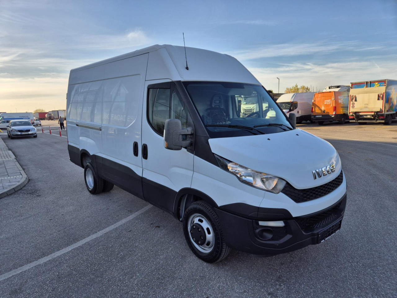 Cho thuê IVECO DAILY35C13V12m3 IVECO DAILY35C13V12m3: hình 8 Cho thuê IVECO DAILY35C13V12m3 IVECO DAILY35C13V12m3: hình 8