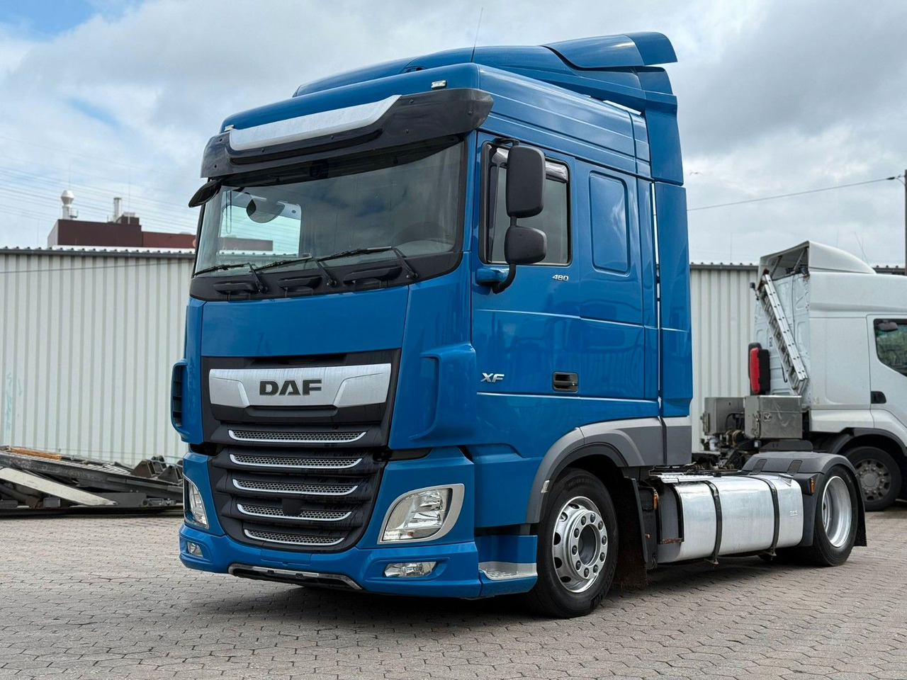 DAF XF 480 Low +Retarter+2xTank - Xe đầu kéo: hình 1 DAF XF 480 Low +Retarter+2xTank - Xe đầu kéo: hình 1