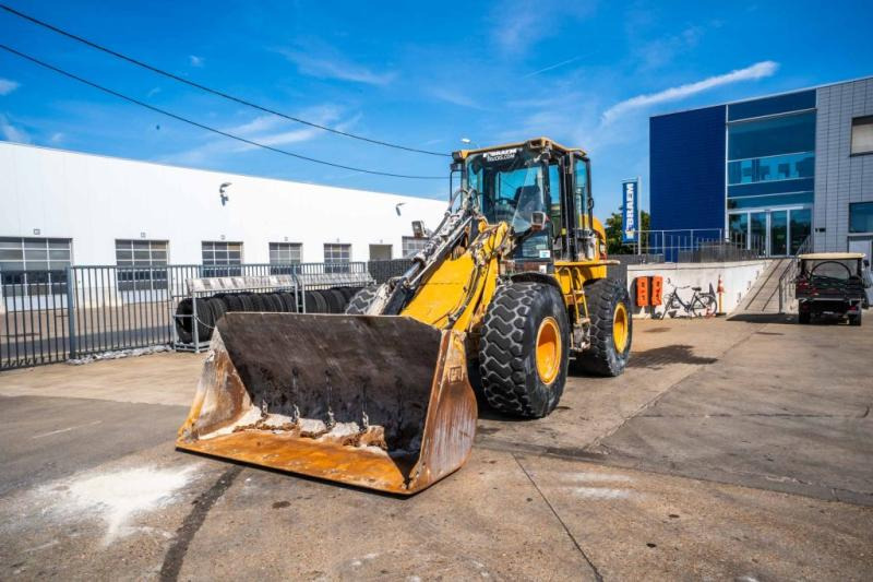 Caterpillar CAT 924G // GODET 3m3 - Máy xúc lật bánh lốp: hình 1 Caterpillar CAT 924G // GODET 3m3 - Máy xúc lật bánh lốp: hình 1