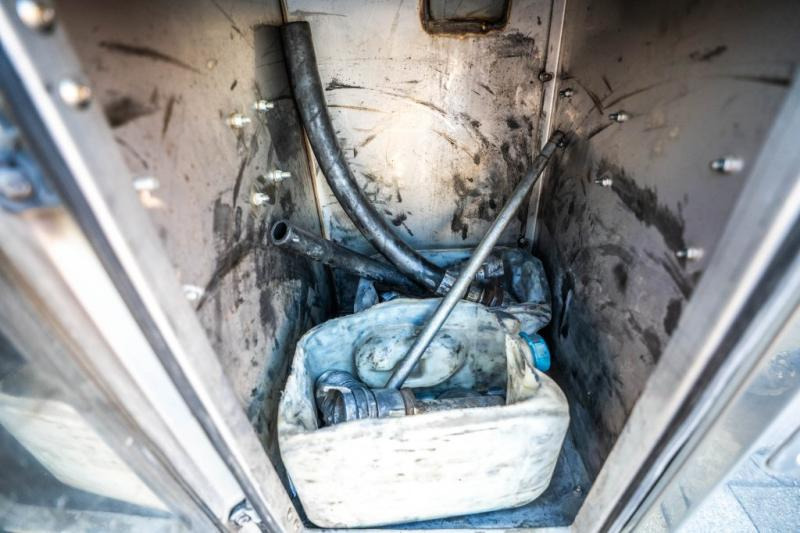 Xe bồn Iveco EURO CARGO 100-220 +CM 5500L + 3 COMP.: hình 9 Xe bồn Iveco EURO CARGO 100-220 +CM 5500L + 3 COMP.: hình 9