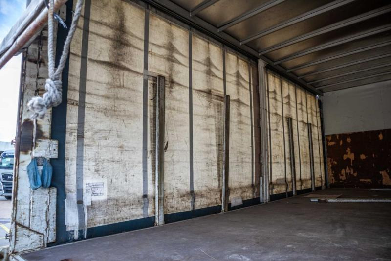 Xe tải thùng mui bạt Iveco EUROCARGO 160E25: hình 6 Xe tải thùng mui bạt Iveco EUROCARGO 160E25: hình 6