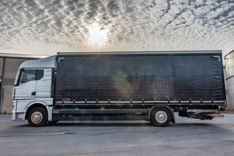 MAN TGX 18.400 XLX+HAYON - Xe tải thùng mui bạt: hình 3 MAN TGX 18.400 XLX+HAYON - Xe tải thùng mui bạt: hình 3
