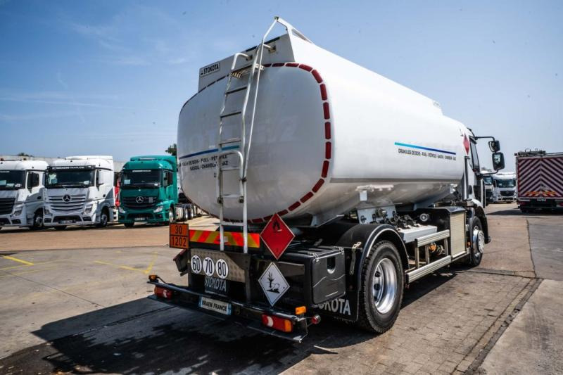 Renault MIDLUM 270 DXI + STOKOTA 14000L /4 COMP - Xe bồn: hình 4 Renault MIDLUM 270 DXI + STOKOTA 14000L /4 COMP - Xe bồn: hình 4