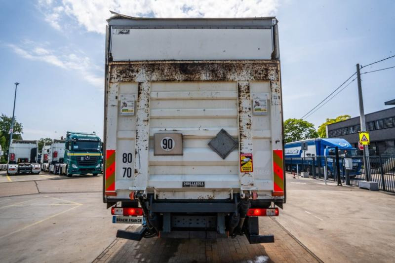Renault PREMIUM 270 DXI +DHOLLANDIA 2.5T - Xe tải thùng mui bạt: hình 5 Renault PREMIUM 270 DXI +DHOLLANDIA 2.5T - Xe tải thùng mui bạt: hình 5