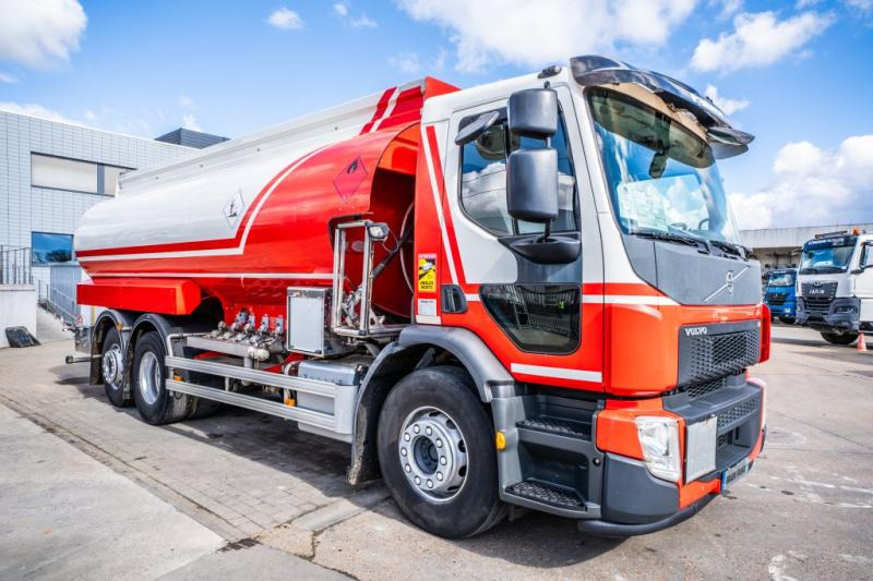 Volvo FE 320+MAGYAR 19.000L/5Comp. - Xe bồn: hình 2 Volvo FE 320+MAGYAR 19.000L/5Comp. - Xe bồn: hình 2