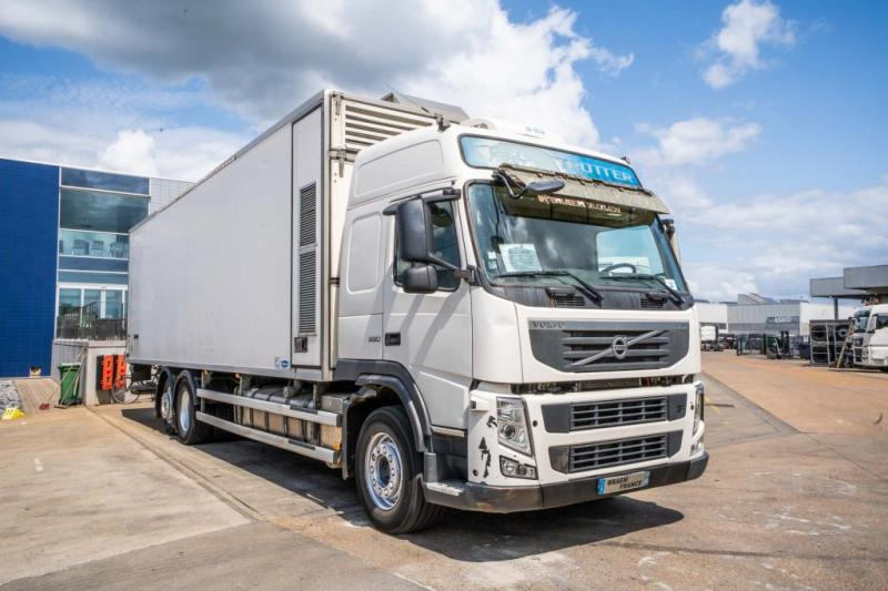 Volvo FM 330-6x2-VEB+AUBINEAU+DHOLLANDIA- POUSSIN/CHICKEN/KUIKEN/KÛKEN - Xe tải đông lạnh: hình 2 Volvo FM 330-6x2-VEB+AUBINEAU+DHOLLANDIA- POUSSIN/CHICKEN/KUIKEN/KÛKEN - Xe tải đông lạnh: hình 2
