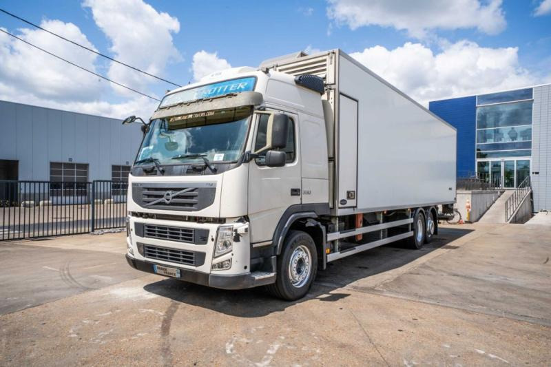 Volvo FM 330-6x2-VEB+AUBINEAU+DHOLLANDIA- POUSSIN/CHICKEN/KUIKEN/KÛKEN - Xe tải đông lạnh: hình 1 Volvo FM 330-6x2-VEB+AUBINEAU+DHOLLANDIA- POUSSIN/CHICKEN/KUIKEN/KÛKEN - Xe tải đông lạnh: hình 1