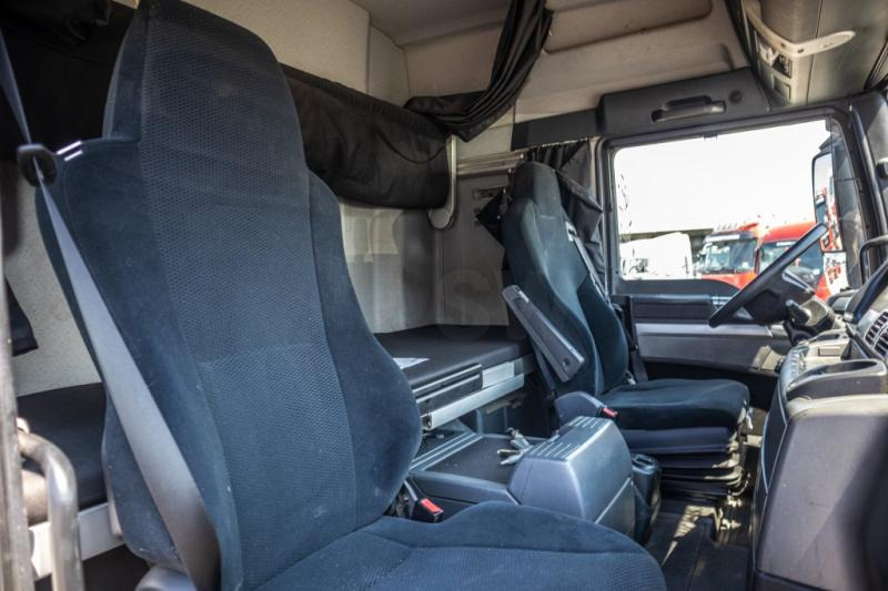 Interior photo 2: Xe đầu kéo MAN TGX 18.480 XLX BLS+INTARDER