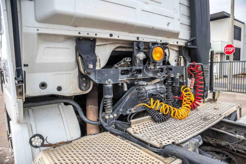 Mercedes ACTROS 1844 LS-MP3+E5+VOITH - Xe đầu kéo: hình 5 Mercedes ACTROS 1844 LS-MP3+E5+VOITH - Xe đầu kéo: hình 5
