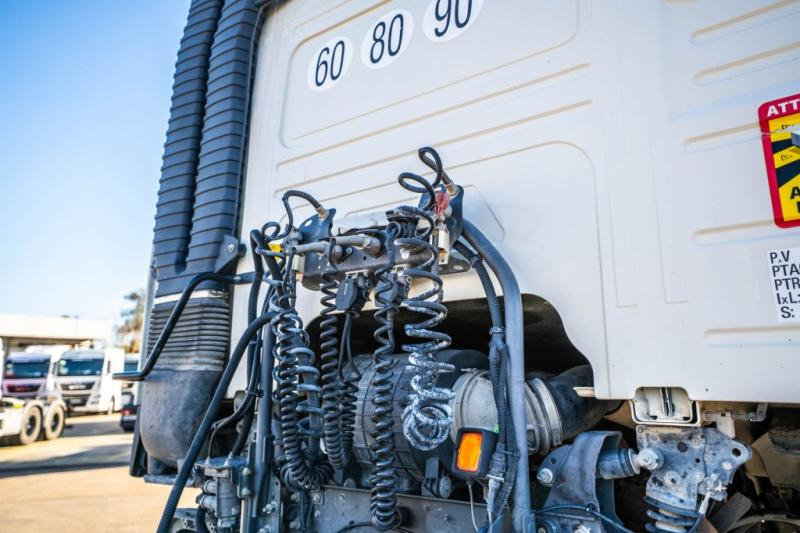 Volvo FMX 460 GLOB + HYDR - Xe đầu kéo: hình 5 Volvo FMX 460 GLOB + HYDR - Xe đầu kéo: hình 5