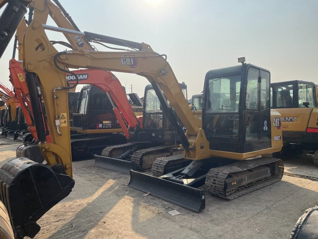 CAT 306E2 - Máy xúc mini: hình 2 CAT 306E2 - Máy xúc mini: hình 2