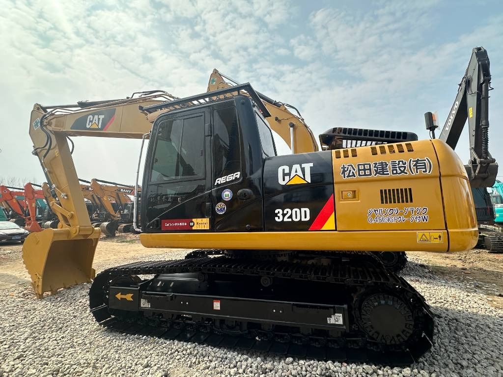 CAT 320D2L - Máy xúc bánh xích: hình 1 CAT 320D2L - Máy xúc bánh xích: hình 1