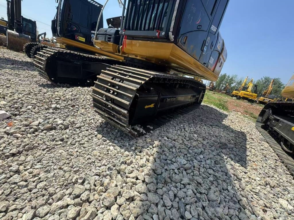 CAT 320d2 - Máy xúc bánh xích: hình 5 CAT 320d2 - Máy xúc bánh xích: hình 5