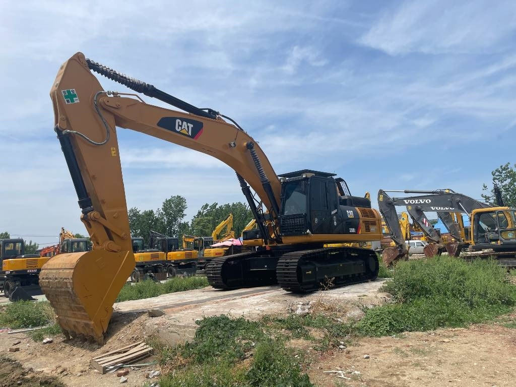CAT 330D2 - Máy xúc bánh xích: hình 2 CAT 330D2 - Máy xúc bánh xích: hình 2