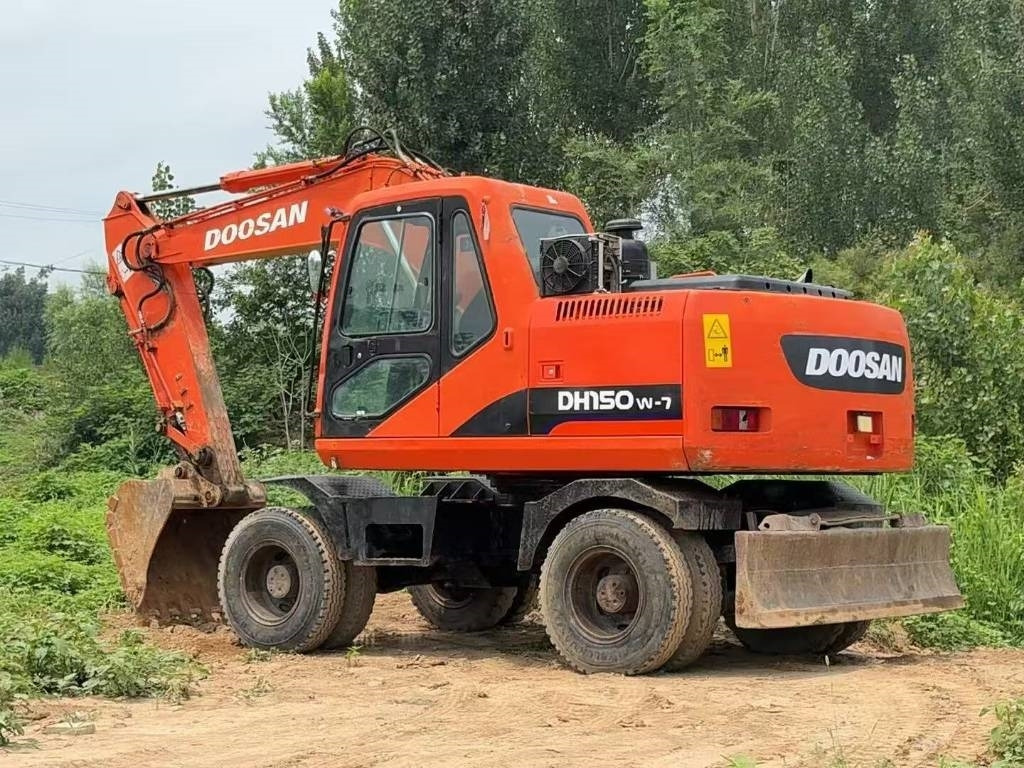 Doosan DH 150 W-7 - Máy xúc bánh lốp: hình 5 Doosan DH 150 W-7 - Máy xúc bánh lốp: hình 5