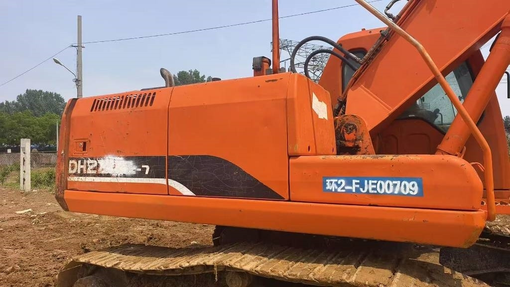 Doosan DH 225 LC-7 - Máy xúc bánh xích: hình 3 Doosan DH 225 LC-7 - Máy xúc bánh xích: hình 3