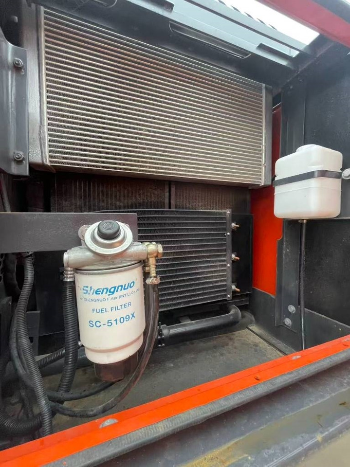 Máy xúc bánh xích mới Doosan DX 225 LC: hình 8 Máy xúc bánh xích mới Doosan DX 225 LC: hình 8