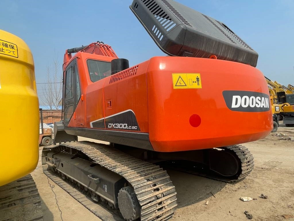 Doosan DX 300 - Máy xúc bánh xích: hình 4 Doosan DX 300 - Máy xúc bánh xích: hình 4