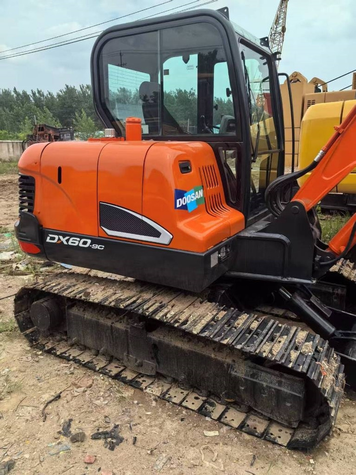 Doosan DX 60 - Máy xúc bánh xích: hình 3 Doosan DX 60 - Máy xúc bánh xích: hình 3