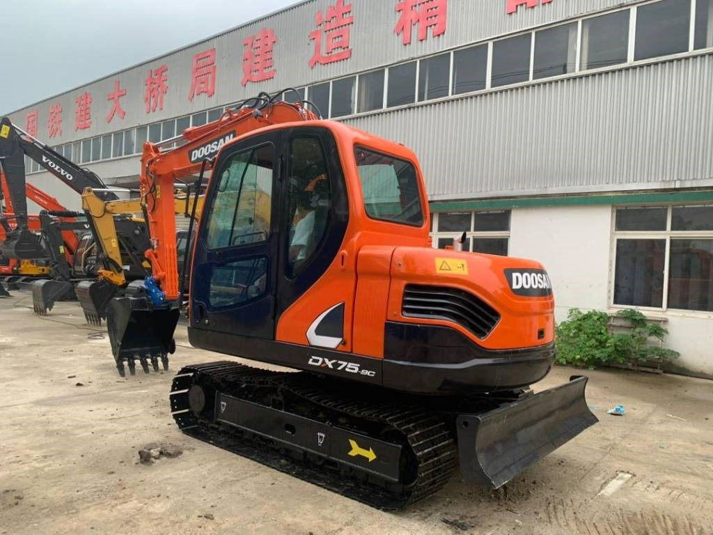 Doosan DX 75-9 C - Máy xúc mini: hình 3 Doosan DX 75-9 C - Máy xúc mini: hình 3