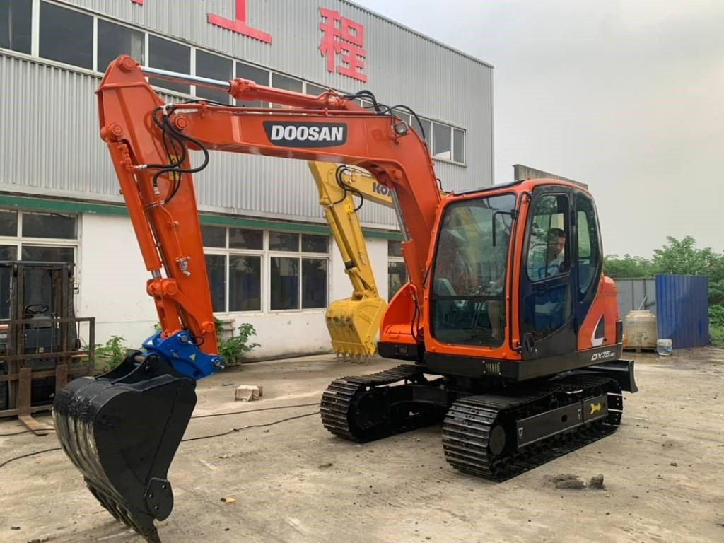 Doosan DX 75-9 C - Máy xúc mini: hình 3 Doosan DX 75-9 C - Máy xúc mini: hình 3