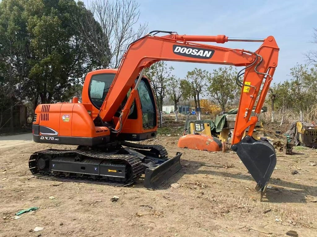 Doosan DX 75-9 C - Máy xúc mini: hình 4 Doosan DX 75-9 C - Máy xúc mini: hình 4