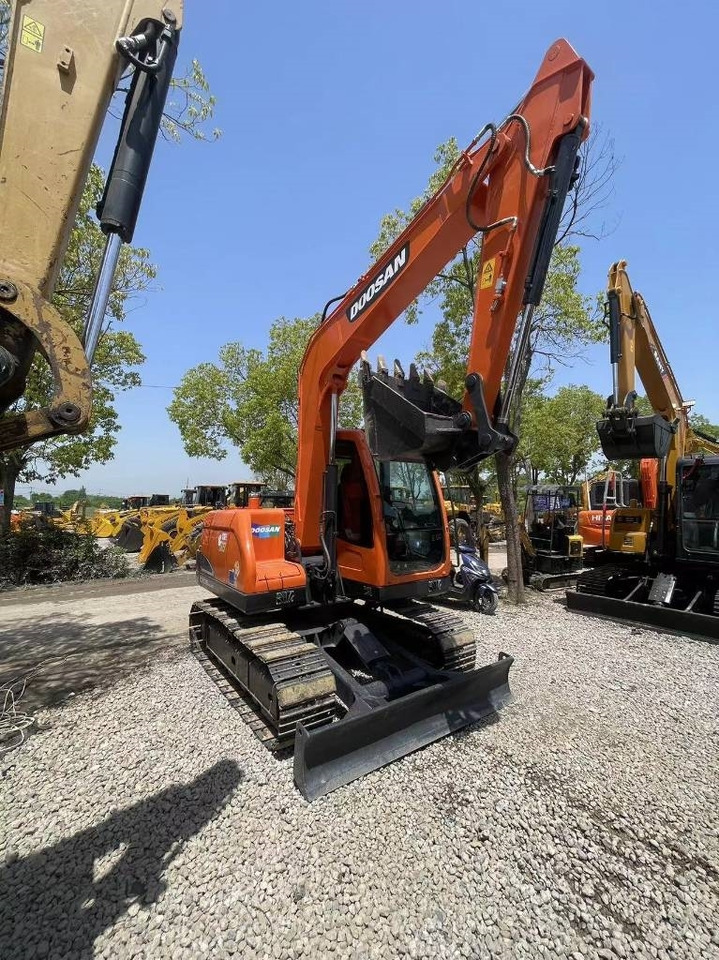 Doosan DX 75-9 C - Máy xúc mini: hình 3 Doosan DX 75-9 C - Máy xúc mini: hình 3