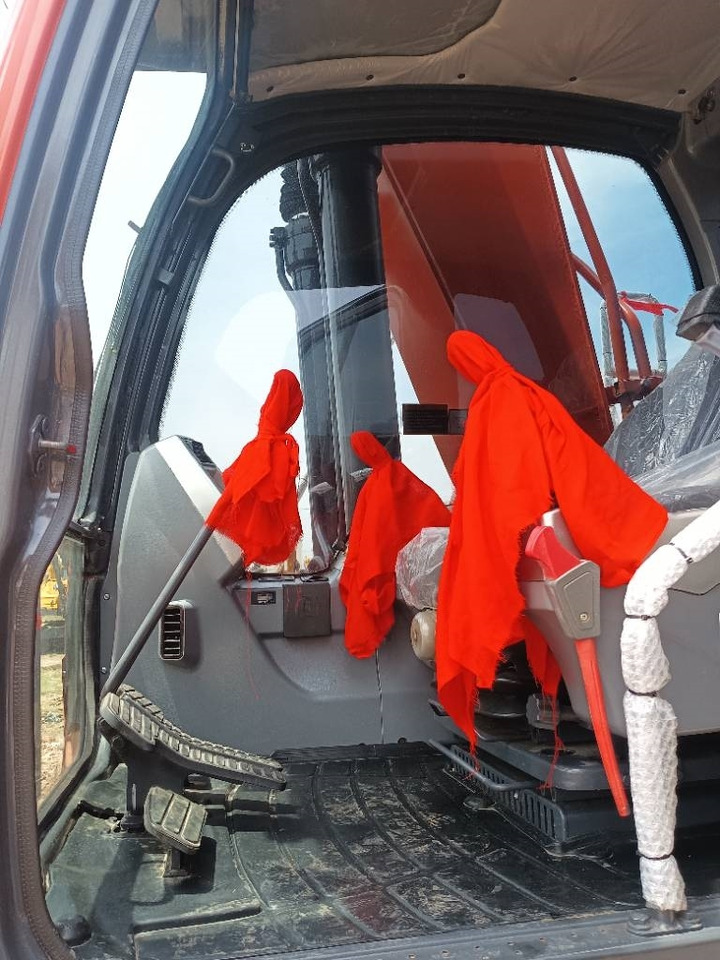 Máy xúc bánh xích Doosan DX300LC: hình 6