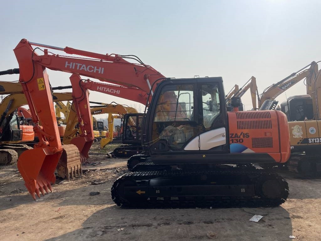 Hitachi ZX 130 - Máy xúc bánh xích: hình 3 Hitachi ZX 130 - Máy xúc bánh xích: hình 3