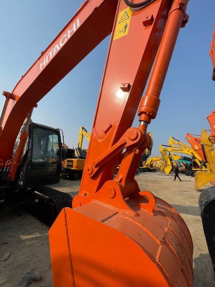 Hitachi ZX 130 - Máy xúc bánh xích: hình 5 Hitachi ZX 130 - Máy xúc bánh xích: hình 5