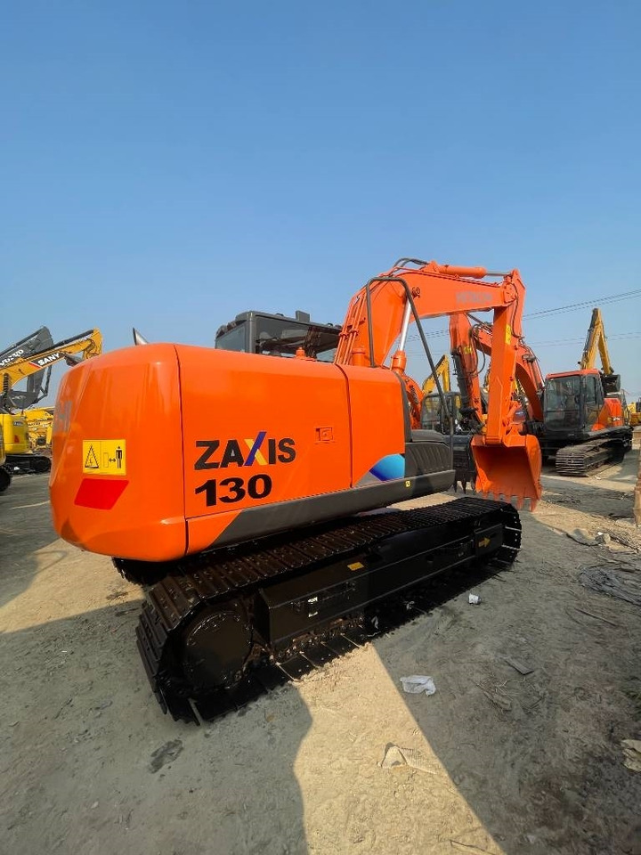 Hitachi ZX 130 - Máy xúc bánh xích: hình 1 Hitachi ZX 130 - Máy xúc bánh xích: hình 1