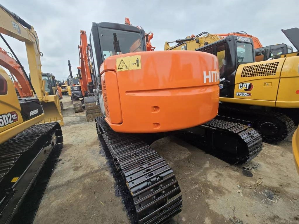 Hitachi ZX 135 US - Máy xúc bánh xích: hình 2 Hitachi ZX 135 US - Máy xúc bánh xích: hình 2