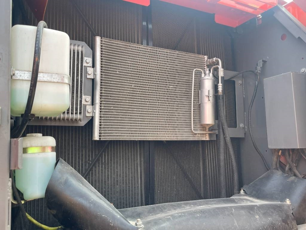 Hitachi ZX 210 - Máy xúc bánh xích: hình 3 Hitachi ZX 210 - Máy xúc bánh xích: hình 3