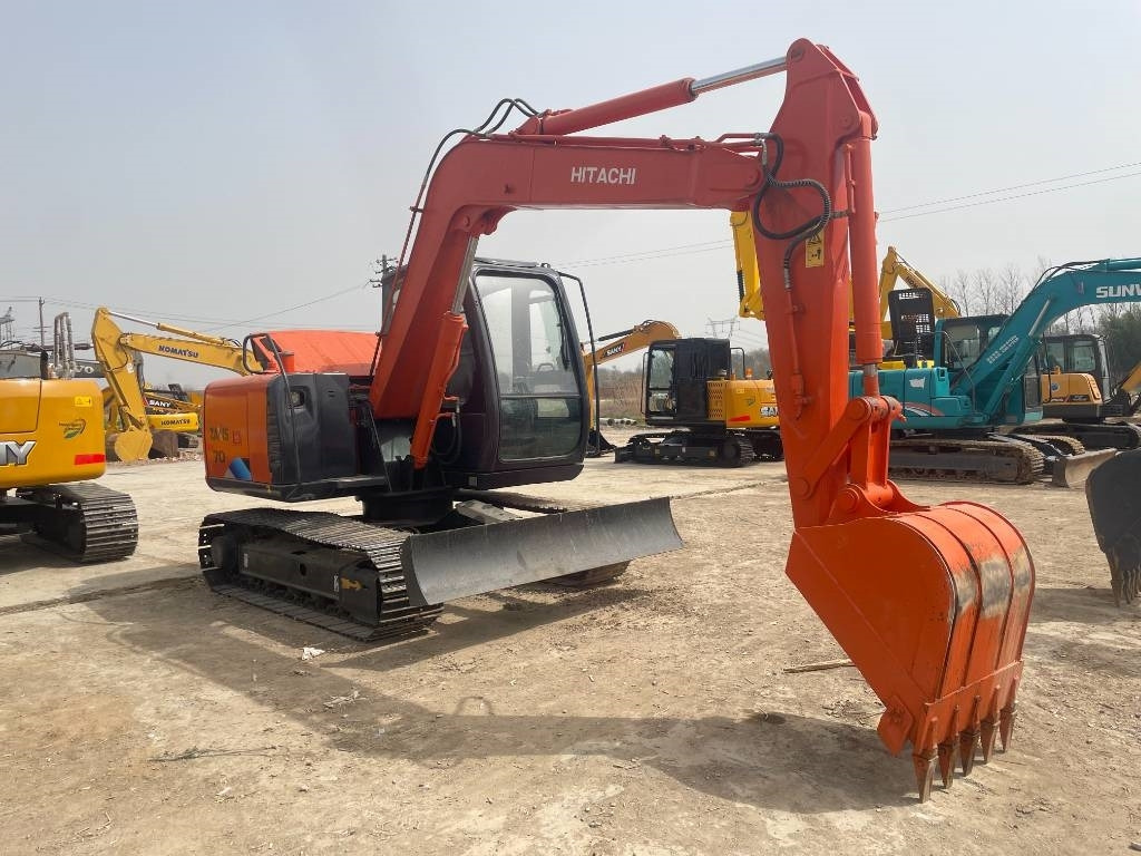 Hitachi ZX 70 - Máy xúc mini: hình 2 Hitachi ZX 70 - Máy xúc mini: hình 2