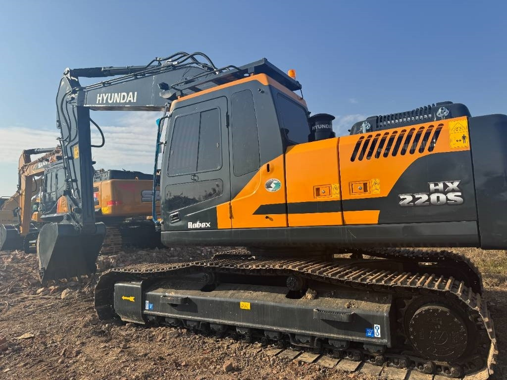 Hyundai HX 220 - Máy xúc bánh xích: hình 2 Hyundai HX 220 - Máy xúc bánh xích: hình 2