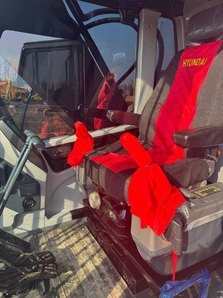 Hyundai HX 220 - Máy xúc bánh xích: hình 3 Hyundai HX 220 - Máy xúc bánh xích: hình 3