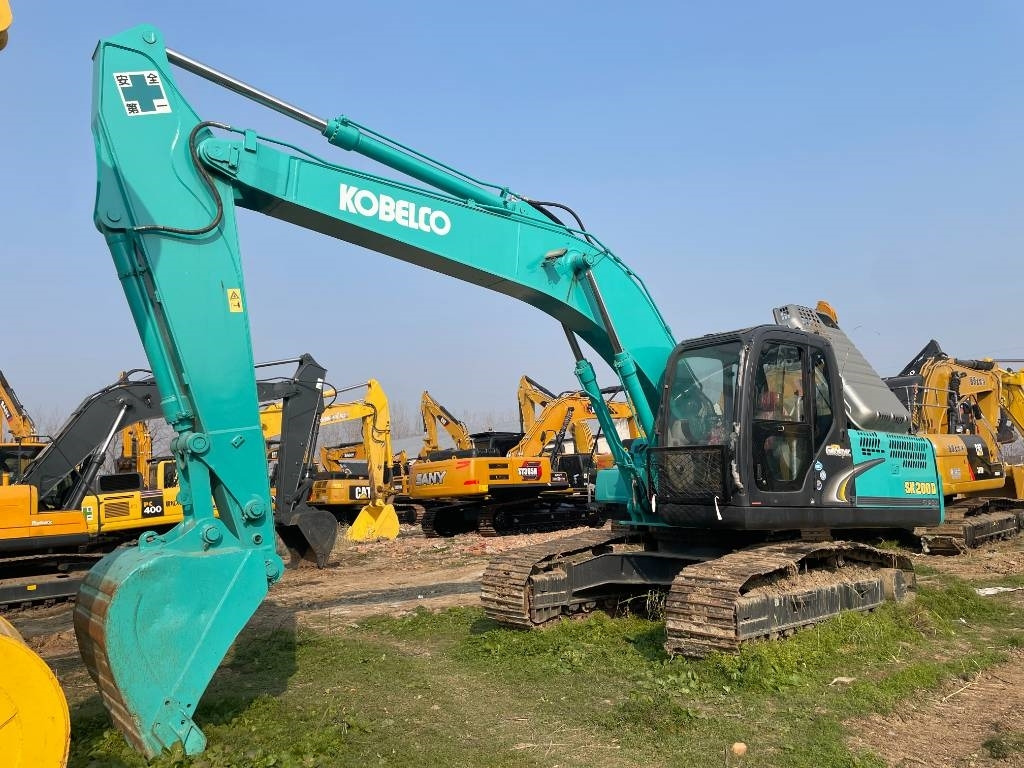 Kobelco SK 200 - Máy xúc bánh xích: hình 5 Kobelco SK 200 - Máy xúc bánh xích: hình 5