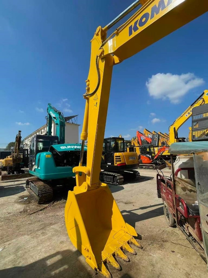 Komatsu PC 130 - Máy xúc bánh xích: hình 3 Komatsu PC 130 - Máy xúc bánh xích: hình 3