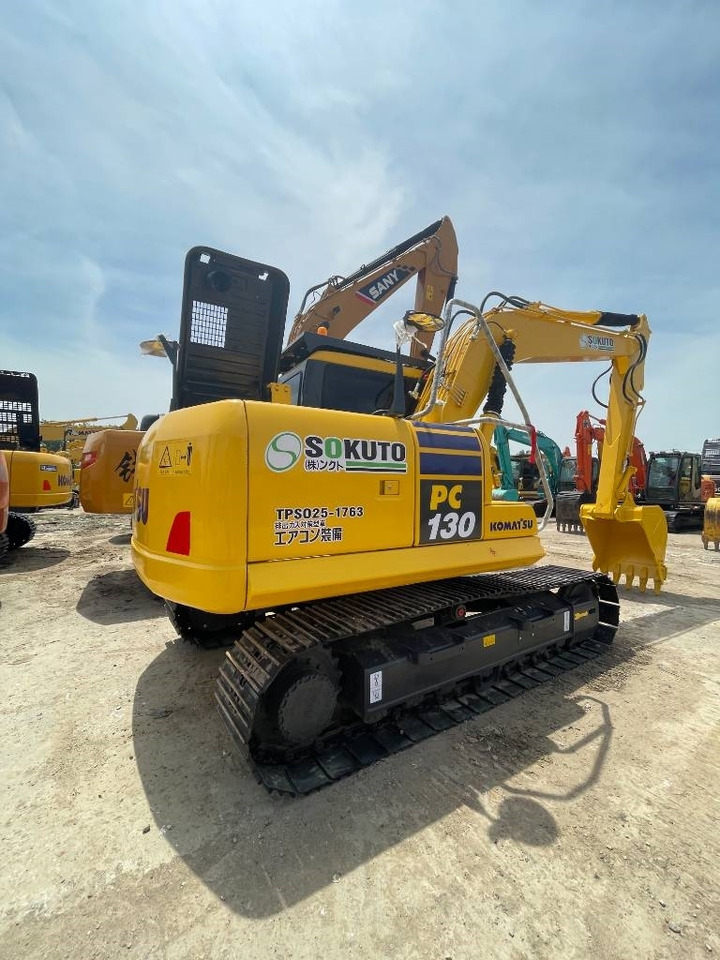 Komatsu PC 130 - Máy xúc bánh xích: hình 1 Komatsu PC 130 - Máy xúc bánh xích: hình 1