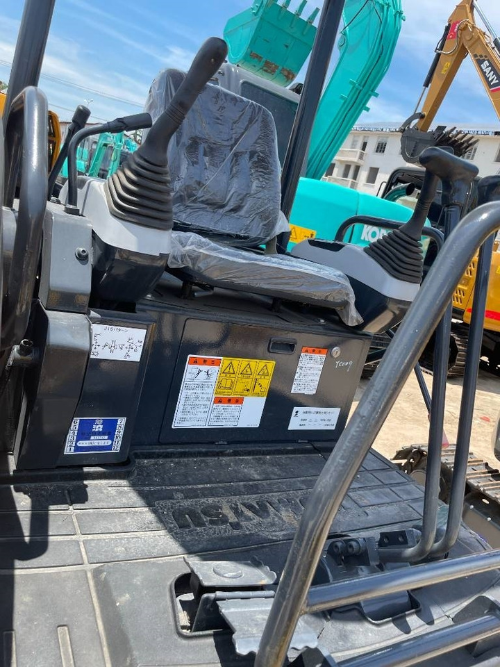 Komatsu PC 20 MR - Máy xúc mini: hình 3 Komatsu PC 20 MR - Máy xúc mini: hình 3