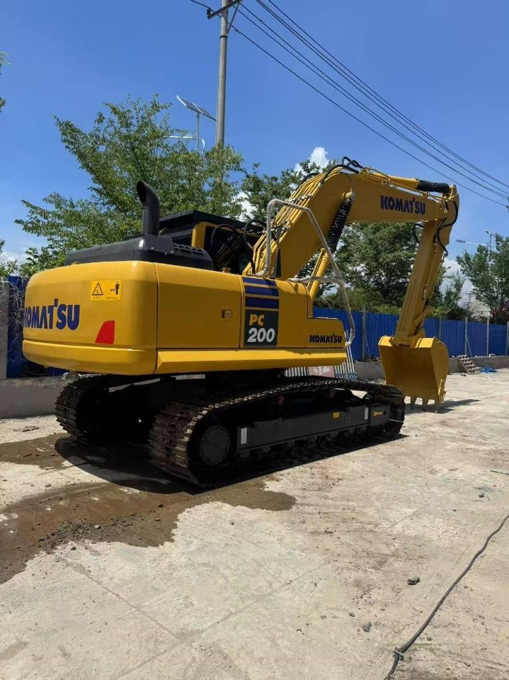 Komatsu PC 200 8N - Máy xúc bánh xích: hình 1 Komatsu PC 200 8N - Máy xúc bánh xích: hình 1
