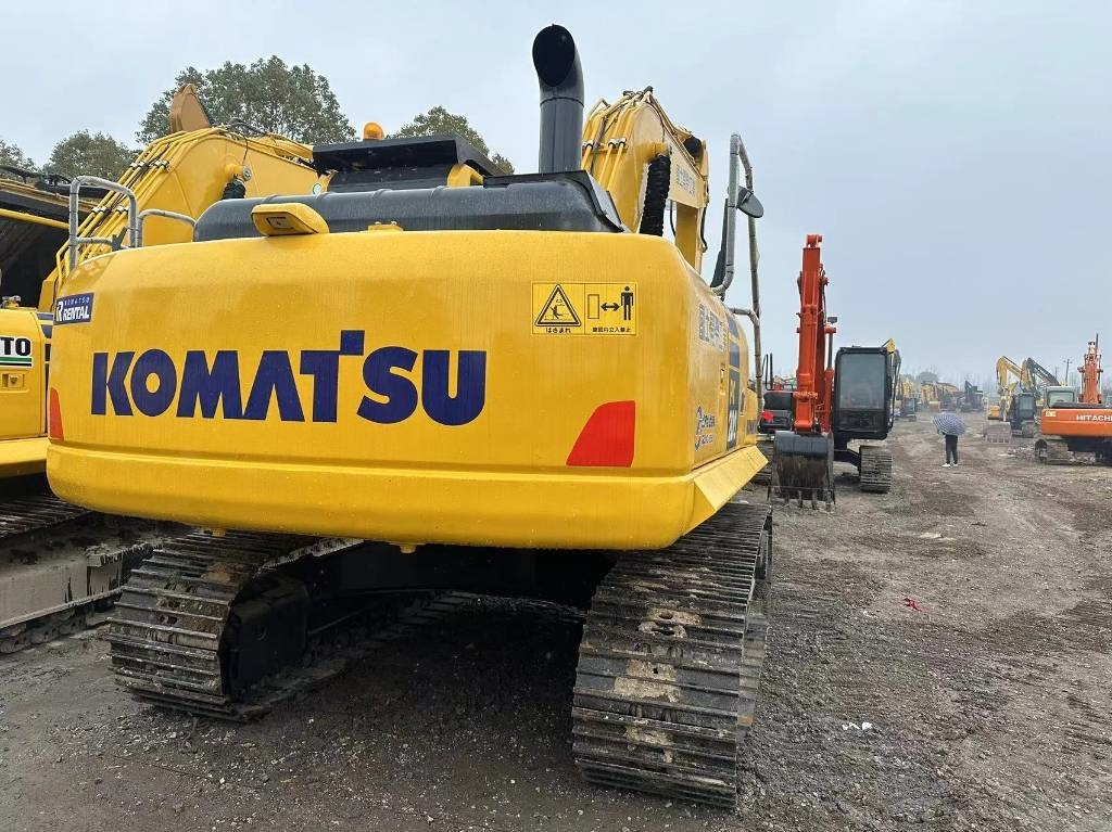 Komatsu PC 200 - Máy xúc bánh xích: hình 5 Komatsu PC 200 - Máy xúc bánh xích: hình 5