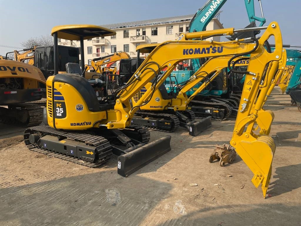 Komatsu PC 35 - Máy xúc bánh xích: hình 1 Komatsu PC 35 - Máy xúc bánh xích: hình 1