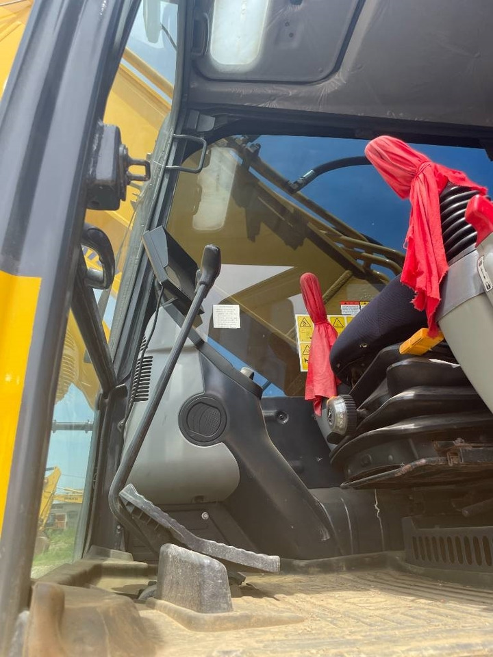 Komatsu PC 350 - Máy xúc bánh xích: hình 3 Komatsu PC 350 - Máy xúc bánh xích: hình 3