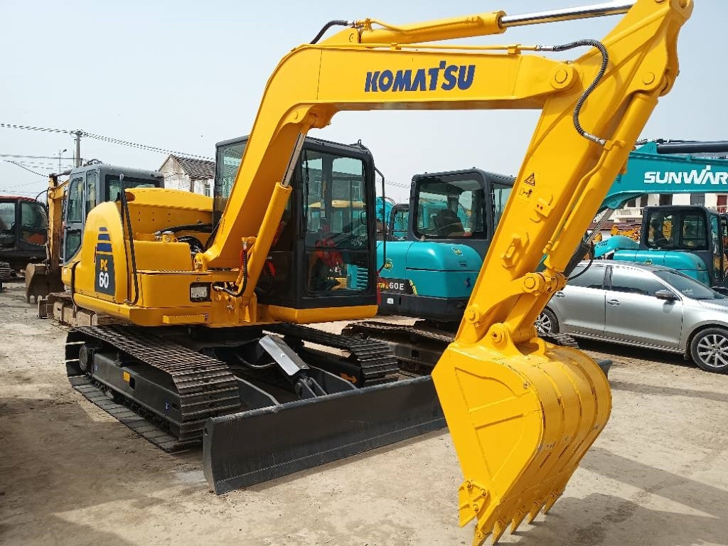 Komatsu PC 60 - Máy xúc bánh xích: hình 1 Komatsu PC 60 - Máy xúc bánh xích: hình 1