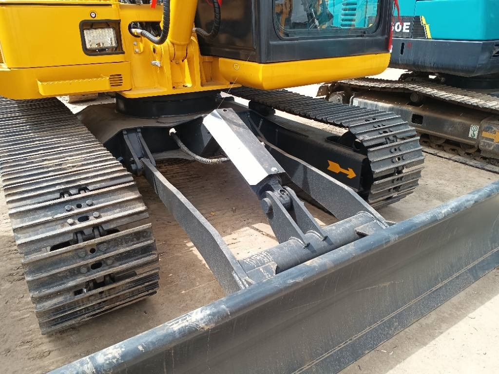 Komatsu PC 60 - Máy xúc bánh xích: hình 4 Komatsu PC 60 - Máy xúc bánh xích: hình 4